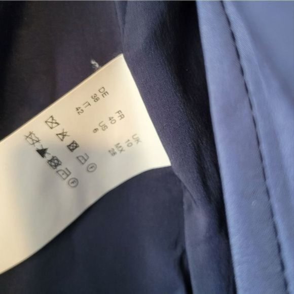 Hugo Boss Virgin Wool Blazer Navy Blue Size 6. - Picture 10 of 11